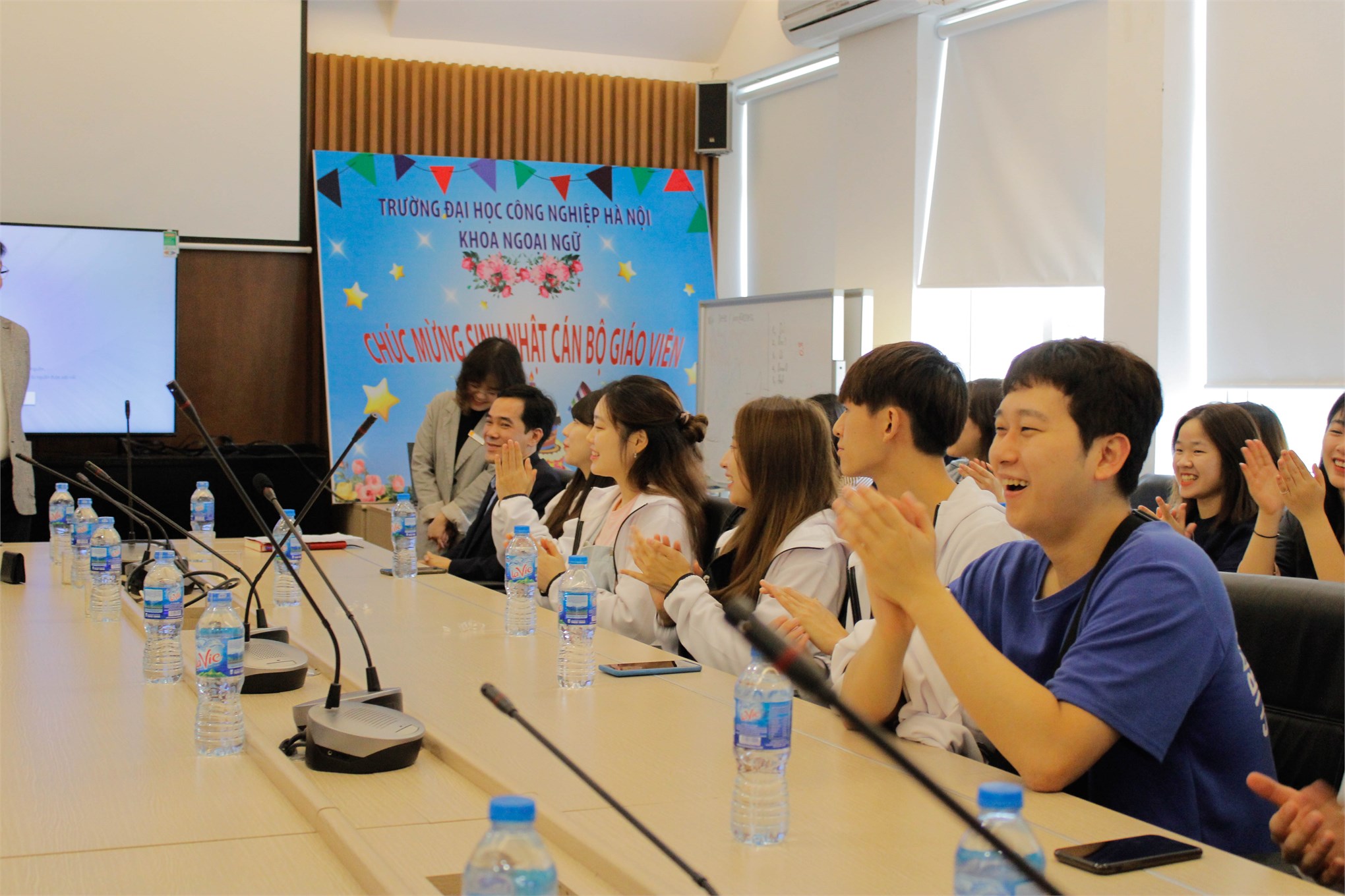 Khoa Ngoại ngữ tiếp đoàn Đại học Khoa Học Công Nghệ và Quốc Gia Seoul