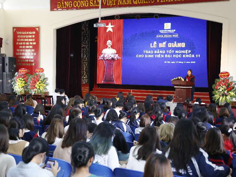 Lễ bế giảng Đại học chính quy Khóa 11